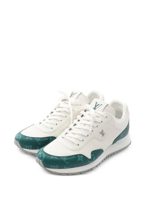 Louis Vuitton Pre-Owned 2024 Run Away leather sneakers - White