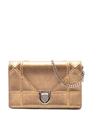 Christian Dior Pre-Owned 2016 Metallic Calfskin Diorama Wallet on Chain crossbody bag - Gold