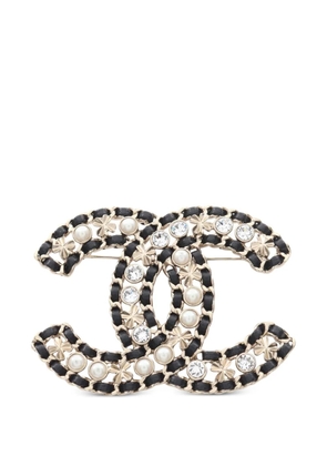 CHANEL Pre-Owned CC logo brooch - Gold