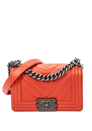 CHANEL Pre-Owned small Boy chevron-quilted shoulder bag - Orange