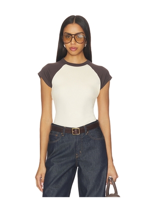 Madewell Raglan Compact Crewneck Tee Shirt in Cream,Brown. Size XS. Also in S, M, L, XL, XXL.