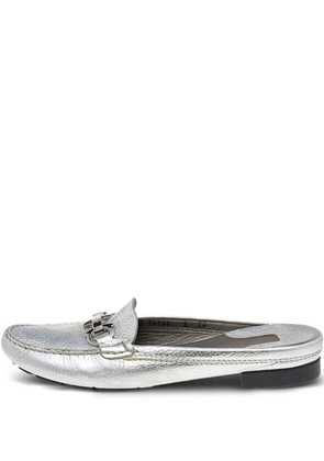 Ferragamo Pre-Owned leather flat mules - Silver