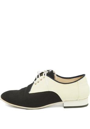 CHANEL Pre-Owned two-tone Derby shoes - White