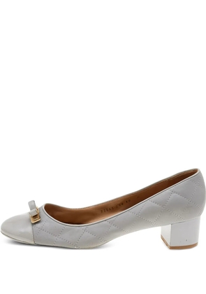 Ferragamo Pre-Owned 40mm leather pumps - Grey