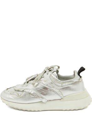 Tod's Vintage Pre-owned tassel fringed sneakers - Silver