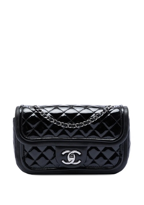 CHANEL Pre-Owned 2013-2014 Small Quilted Patent and Lambskin Trimmed Classic Twist Flap shoulder bag - Black