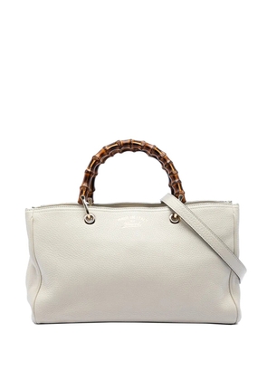Gucci Pre-Owned 2016-2025 Medium Calfskin Bamboo Shopper satchel - White