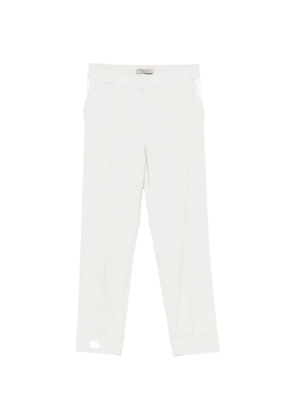 D.Exterior elasticated-waistband turned-up-cuffs trousers - White