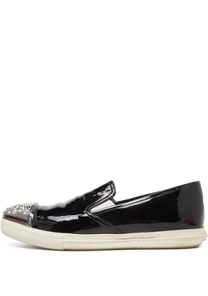 Miu Miu Pre-Owned patent-finish sneakers - Black