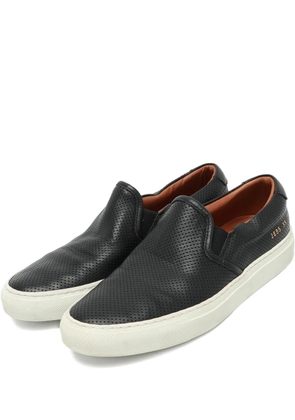 Common Projects perforated-design shoes - Black