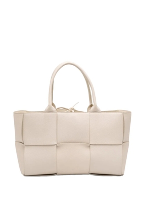 Bottega Veneta Pre-Owned 2012-2026 Small Nappa Maxi Intrecciato Arco tote bag - White
