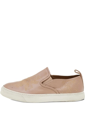 Chloé Pre-Owned leather studded sneakers - Pink