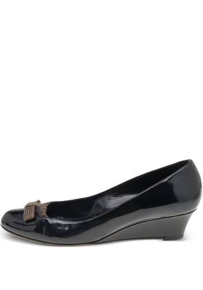 Fendi Pre-Owned 40mm patent wedge pumps - Black
