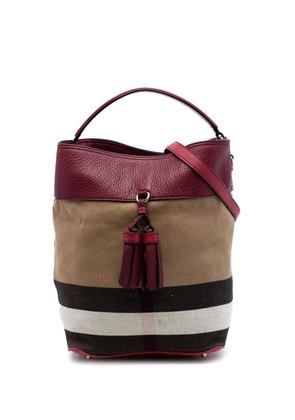 Burberry Pre-Owned 2000-2017 Medium Mega Check Canvas and Grained Calfskin Ashby Tassel Bucket Bag satchel - Brown
