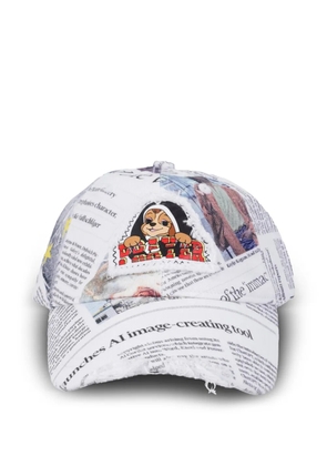 TRINITESTUDIO newspaper-print baseball cap - White