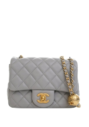 CHANEL Pre-Owned 2021-2026 Mini Square Classic Lambskin Pearl Crush Single Flap crossbody bag - Grey