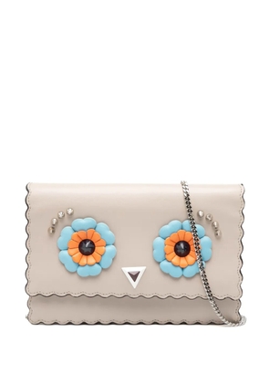 Fendi Pre-Owned 2010-2025 Leather Studded Monster Eyes Wallet on Chain crossbody bag - Brown