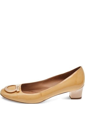 Ferragamo Pre-Owned 50mm patent block-heel pumps - Neutrals