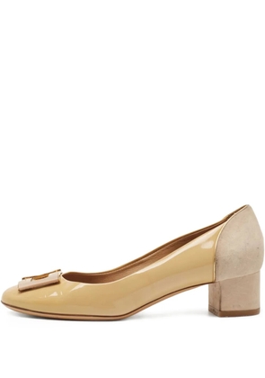 Ferragamo Pre-Owned 40mm patent-leather block-heel pumps - Neutrals