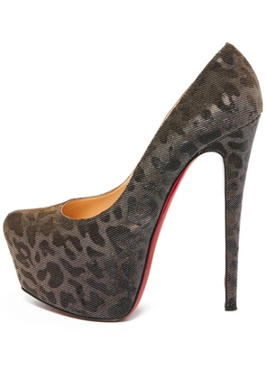 Christian Louboutin Pre-Owned 165mm leather platform pumps - Brown