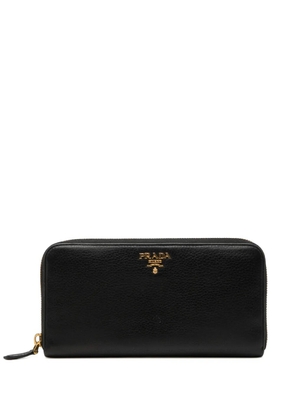 Prada Pre-Owned 2013-2026 Saffiano Zip Around Wallet long wallets - Black
