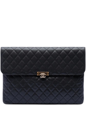 CHANEL Pre-Owned 2016-2017 Large Quilted Caviar Golden Class O Case clutch bag - Black