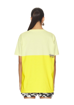 THE ATTICO Graphic T-Shirt in Yellow. Size 38. Also in 42, 44.