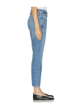 Citizens of Humanity Winslow Boyfriend Jeans in Blue. Size 23. Also in 24, 25, 26, 27, 28, 29, 30, 31, 32, 33, 34.