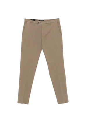 michael coal belt-loop pressed-crease trousers - Brown