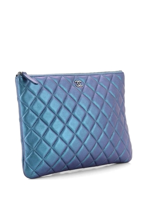CHANEL Pre-Owned O Case Quilted Iridescent Lambskin Medium clutch bag - Blue