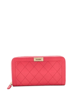 CHANEL Pre-Owned Label Click Zip Around Wallet Quilted Calfskin Long small wallets - Pink