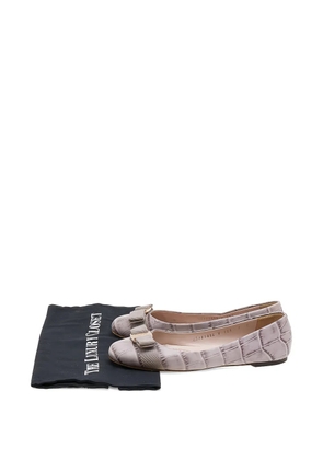 Ferragamo Pre-Owned Varina croc-embossed ballet flats - Grey