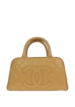 CHANEL Pre-Owned 2005 quilted bowling bag - Neutrals