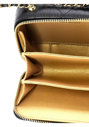 CHANEL Pre-Owned Golden Plate Zip Around Vanity Case with Chain Quilted Metal and Lambskin Extra Mini clutch bag - Black