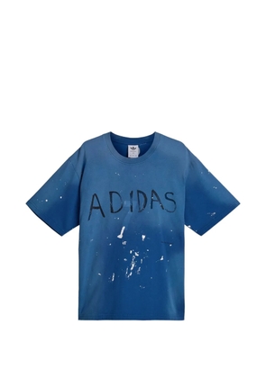 Song For The Mute logo-print paint-splatter T-shirt - Blue