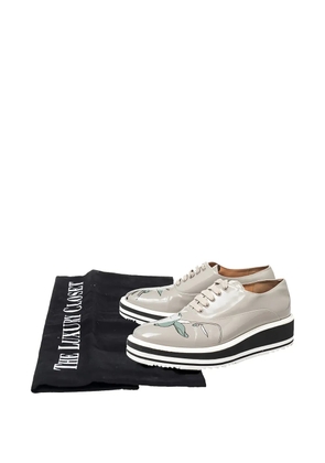 Prada Pre-Owned floral-print platform oxfords - Grey