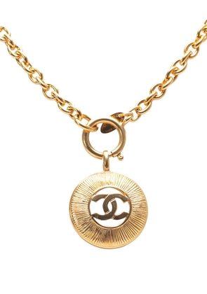 CHANEL Pre-Owned 1970-1980 Gold Plated CC Round Pendant Necklace costume necklace