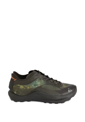 and Wander x ROA camouflage-print low-top sneakers - Black