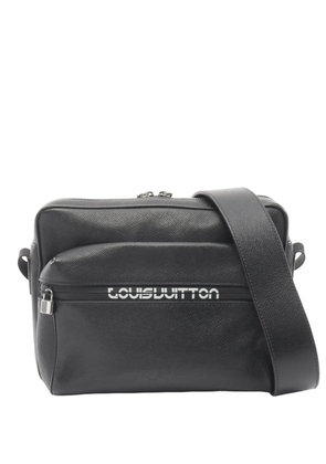 Louis Vuitton Pre-Owned 2017 Taiga Outdoor Messenger PM crossbody bag - Black