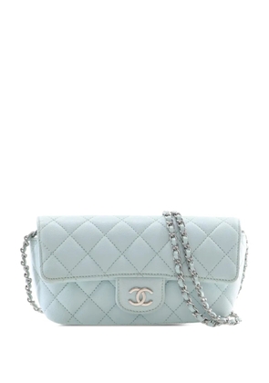 CHANEL Pre-Owned 2021 CC Quilted Caviar Glasses Case on Chain crossbody bag - Blue
