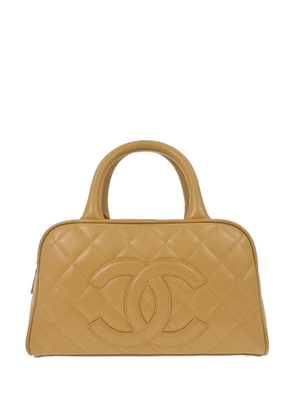 CHANEL Pre-Owned 2003 27 diamond-quilted bowling bag - Neutrals