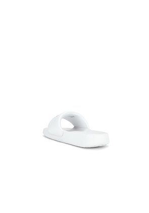 Lacoste Serve Slide in White. Size 8. Also in 12.