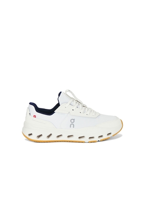 On The Roger Wildcard in White,Navy. Size 7. Also in 7.5, 8, 8.5, 9, 9.5, 10, 10.5, 11, 11.5, 12, 12.5, 13.