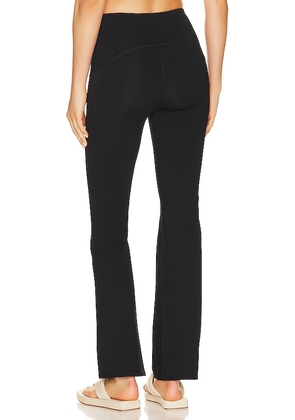 SPANX Booty Boost Yoga Pant in Black. Size XS. Also in XL, 1X.