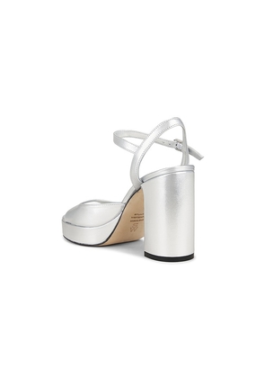 Stuart Weitzman Dayna II Platform Sandal in Metallic Silver. Size 6. Also in 10, 6.5, 7, 7.5, 8, 8.5, 9.