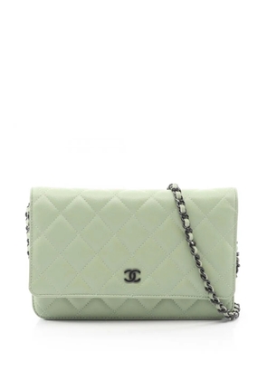 CHANEL Pre-Owned 2021-2026 Classic Lambskin Wallet on Chain crossbody bag - Green