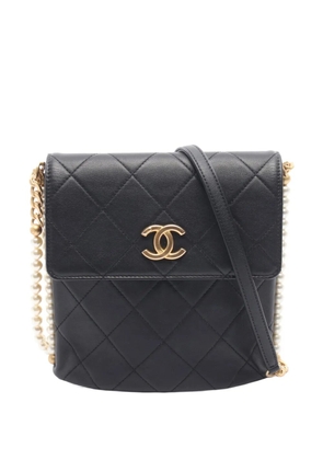 CHANEL Pre-Owned 2021 Small Quilted Calfskin About Pearls Hobo crossbody bag - Black