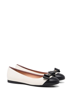 Bally Ysla bow-detail ballet flats - Neutrals