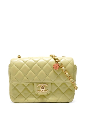 CHANEL Pre-Owned 2021-2026 Matelass flap shoulder bag - Green
