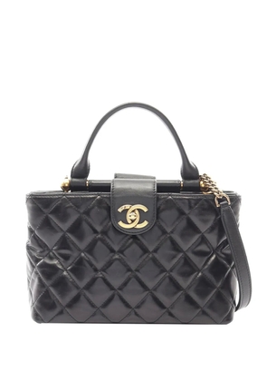 CHANEL Pre-Owned 2016-2017 CC Quilted Lambskin Paris-Rome Gold Bar satchel - Black